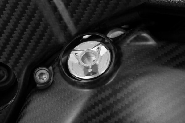 1737556728_1639407497_WUN-35990-001.jpg Biztonsági olajbeöntő sapka, ezüst - G310GS/R, S1000R/RR/XR - Image 1