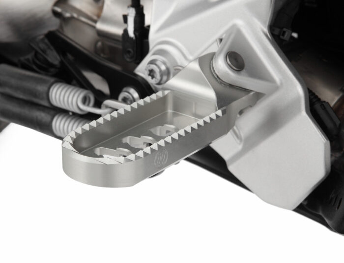 Ergo-Comfort Lábtartó 25 mm süllyesztett, ezüst - F800GT/S/ST, F900R/XR, R1200S/ST, R1200R/RS-LC, R1250R/RS, S1000XR '20- (info!)